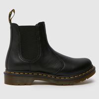 The Dr. Martens 2976 Chelsea boot provides a classic everyday look. Boasting a soft, tumbled Virginia leather for an easy-to-wear finish. Elasticated inserts create that iconic Chelsea boot look with instantly recognisable Doc Martens elements.