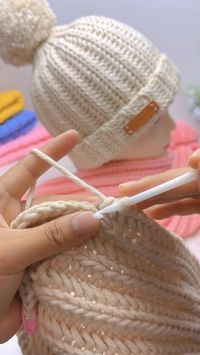 Wrap your little one in warmth with our crochet baby hat tutorial! 🍼 Click ‘Visit’ for a free video tutorial and create a cozy masterpiece. Thanks to @woolenmiracle.0313 for sharing this delightful pattern! 🧶💕