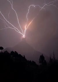 #vulkan #lightning #latticeclimbing #blitz #night #nature