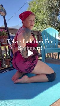 Suset Marcantoni on Instagram: "Use knee pads if you’re knees feel uncomfy! 
.
.
@mjpiratefae thought of you for this tutorial!
.
#pelvicisolations #pelvicmobility #pelvictilt #pelvichealth #pelvicfloorexercises #pelvisstability #mobilitytraining #mobilitywork #mobilityexercises"