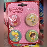 Brand New For Strawberry Shortcake Collectors To Buy This New 4 Pack Of Mini Buttons(Pins)