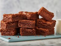 The Best Way to Cut Brownie Has Been Hiding in Our Kitchens the Whole Time