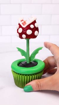 * 🥳 * La planta piraña —conocida en Japón como Pakkun Flower — es una especie ficticia de planta perteneciente a la franquicia de videojuegos Super Mario. 🌱 🍓 🍄 🌹 ©️ Créditos @lindseybakedthis #ecumple #cupcake #cupcakes #cupcakeofinstagram #cupcakestagram #cupcakedecorating #cupcakepersonalizados #cupcakecake #cupcakedesign