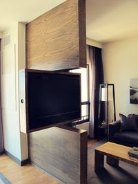 Swivel TV Divider