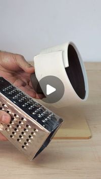 7,973 likes, 144 comments - bugicrousjosepm el December 2, 2023: "Kitchen grater to texture some yunomis. (Català) Rallador de cuina per texturar uns bols. #potterystudio #ceramicvideos #yunomi #stonewarepottery #handmadepottery #chawan #potterylovers #handthrown #potteryvideos #redclaylove #yakimono #tokkuri #potterylife #potterylove #ceramicart #keramikk #keramik #ceramic #funtionalpottery #ceràmica #spintofire #cerámica #guinomi #stonewareclay #stoneware #ceramique #reductionfi