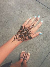 40 Delicate Henna Tattoo Designs More