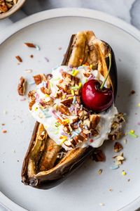 If you need a quick and healthy breakfast, you’ll love this six-minute Air Fryer Breakfast Banana Split! #airfryer #banana #breakfast #healthybreakfast