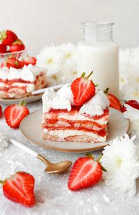 Vegan Strawberry Tiramisu - The Little Blog Of Vegan