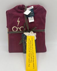 Pottery Barn Harry Potter Lightning Bolt 1 Pc Pajama 9-12 Months Maroon #9993L Item is brand new!  Auction includes: 1 Nursery Pajama  Inspired by The Wizarding World, this stylish one-piece boasts a lightning bolt and is the perfect outfit for sweet dreams. It’s made from so-soft, breathable cotton to keep baby warm and cozy through the night. DETAILS THAT MATTER One-piece features rib collar and cuffs. Zipper closure runs along center of one-piece. Made of 100% cotton knit. A fine cotton knit gives the fabric a soft finish while providing durability and ultra breathability. KEY PRODUCT POINTS Size 9-12 months Machine wash. Imported. DIMENSIONS Size 9-12 Months: 27-29" tall; 18-22 lbs CARE Wash before first wear, turn inside out. Machine wash in cold water; gentle cycle. Use only non-chlo