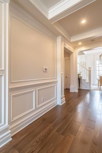 24 Stunning Wainscoting Ideas for Living Rooms