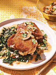 Poêlée de hauts de cuisse de poulet croustillants avec légumes verts au lait de coco