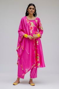 Buy Chrkha Pink Shantoon Chanderi Silk Printed Kurta Set Online | Aza Fashions