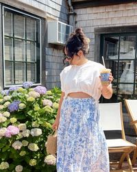 Coastal summer outfit blue skirt coffee hydrangeas 