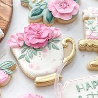 Riddhi Shah on Instagram: "𝒮𝓅𝓇𝒾𝓃𝑔 𝒾𝓈 𝒾𝓃 𝒶𝒾𝓇.... This cookie definitely made me want to go to an afternoon tea... let me know your favorite places in Northern Virginia.... . . . #designercookies #floralcookies #teacupcookies #decoratedsugarcookie #decoratedcookies #cookiesofinstagram #birthdaycookies #weddingcookies #engagementcookies #florals #customcookies #cookieart #cookiedecorating #cookieartist #talentedcookiers #royalicingflowers #royalicingcookies #flatlayphotography #springc