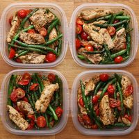 This Easy Pesto Chicken And Veggie Recipe Is Perfect For Meal Prep