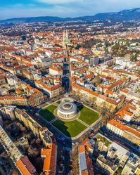 Zagreb, #Croatia🇭🇷 #croatia #hrvatska #croazia #kroatien #croatie #croatiafulloflife #crodestinations #beautifulcroatia #zagreb #zagrebcroatia 📷https://instagram.com/dronephotos_dado/