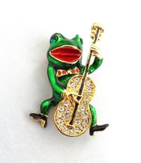 Cello Pin Cellist Happy Frog Brooch Guitar Jewelry for Man Cello Jewelry Green Frog Brooch Cello Gifts Green Enamel Brooch Figural Brooch