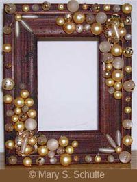 Learn how to make this easy beaded frame.