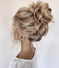 These Wedding Updos For Long Hair Will Leave Everyone Speechless