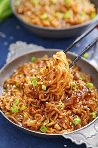 10-Minute Saucy Ramen Noodles – The Comfort of Cooking