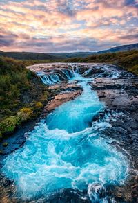 (Used) Emilia felt the cold spray on her legs as she advanced on the rocky shore. Laughter filled the air as she drank from the clear blue water. She'd never tasted water so delicious. Suddenly she heard a scream.