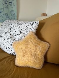 ⭐️Star Girl Pillow⭐️ Perfect for the comfiest of beds and living rooms. A good staple pillow to brighten up any room.  I make them to-order and have a large collection of yarn so you can get any color you'd like!