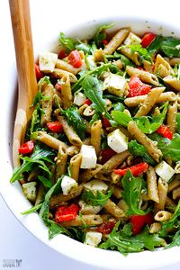 5 Ingredient Pasta Salad Recipe -- super quick and easy, super flavorful, and SUPER good! | gimmesomeoven.com