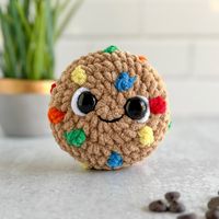 The wait for the Chocolate Chip Cookie Tester Call is almost over! I’m finishing up a few details and will be ready for the Tester Call this Friday! What do you think about this M&M version? #newpattern #chocolatechipcookies #comingsoon #crochetersofinstagram #crochetpattern