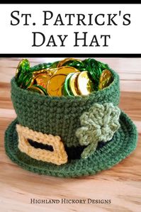 Crochet this Leprechaun hat that is shaped like a bowl! It's large enough to fit a candle inside or holiday treats! This is an easy and free St. Patrick's Day crochet pattern. Cute table topper or teacher gift. #luckoftheirish #crochet #freecrochetpattern #stpatricksday #holidaydecor