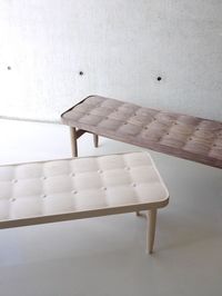 Est-Magazine-carved upholstery_Ruskasa