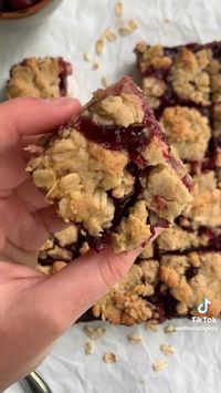 #cherrypie #cherrypiebars #summerrecipes #healthyrecipe #easyrecipes #recipe #healthydessert #vegan #veganrecipes #healthy