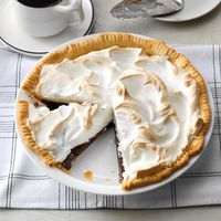 42 Vintage Pie Recipes We Still Make Today