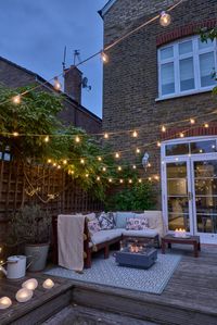 This garland has 15 warm white LED bulbs with clips which allow them to be easily attached to parasols and outdoor structures.  The total length of the string is 13.6m as there is 8m of cable before the first bulb , allowing you to pug into a convenient socket.  For use indoors and outdoors. Eco-friendly outdoor lighting for al fresco seating areas and BBQ's.  Material: Metal/Acrylic  Colour: Pink, Teal, Yellow. Size: Illuminated length: 5.6m / Lead wire length: 8m