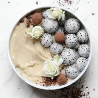 Vanilla and Cinnamon Smoothie Bowl – Alpha Foodie