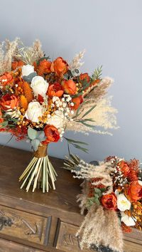 Make Burnt Orange bouquet with me🧡 #burntorangewedding #burntorangeweddingdecor #rustwedding #terracotagreen #terracottaweddingbouquet #bohobouquet #spainwedding #italywedding #greecewedding