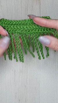 How to make a fringe with a crochet hook and thread #fringe #crochetfringe #crochet #pattern #crochetpattern #knit #knitting #crochetforbeginners #woolencraft #crochetdesign #sisters_knit1