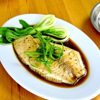 Chinese baked fish recipe (served with steamed fish sauce)