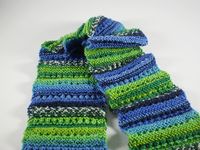 Free Pattern: Crinkle Cut Scarf by Frankie Brown