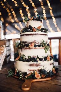 3 Tips And 20 Ideas To Display Your Wedding Cake #tips #ideas #display #wedding #cake