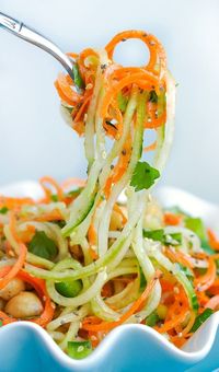 Healthy Spiralized Sweet + Sour Thai Cucumber Salad with Carrots, Chickpeas, and Cilantro!