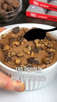 ✅ Ingredients: 1-1/4 cup ready to drink vanilla protein shake (300ml) 3/4 cup almond milk (180ml) 1 packet sugar-free vanilla pudding mix (40g) 1 scoop chocolate whey protein (30g) 1/4 cup powdered peanut butter (30g) 1 tbsp zero calorie sweetener 1 tsp cocoa powder 2 mini protein peanut butter cups (15g) 💪 Macros per serving: 310 calories, 8g fat, 16g carbs, 37g protein. Makes 2 servings. Via @michaelkory #peanutbutter #proteinpudding #pudding #highprotein #weightloss #fatloss