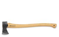 Husqvarna Forest Axe. Suitable for small-scale tree felling, limbing logs, branch trimming and clearing bushes. The long handle gives power to the cut. Comes with an edge cover in leather. The head is attached to the handle using both a wooden and a steel wedge to secure fastening.