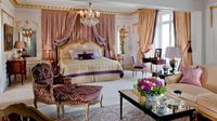 La royal suite del Hôtel Plaza Athénée, en París, Francia