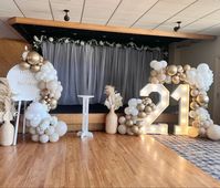 21st Celebrations🤍🌾🫶🏼 ✨ Easel display, light up 21 all dressed in balloons, florals & pampas vases plus table clusters to celebrate Lucy’s 21st Birthday @tarletonbowlingsocial >>swipe for all the angles 📸>> • #21stbirthday #21stbirthdayparty #21stbirthdayballoons #balloonbackdrop #21stbirthdayideas #pampasballoons #nudeballoons #lightupnumberhire #easelballoons #prestonballoons #prophire #birthdayballoons