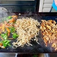 Easy Chicken Stir Fry with Noodles on the Blackstone