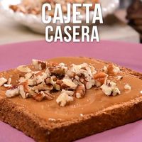 Si eres amante de la cajeta tienes que probar esta deliciosa receta que es perfecta para acompañar un pan tostado o incluso para preparar una crepas.