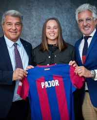 🚨transfer news🚨 Fc Barcelona has signed Polish star Ewa Pajor from Vfl Wolfsburg on a 3 year deal till 2027. Welcome to the club❤️💙