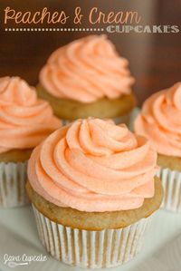 Peaches n' Cream Cupcakes | JavaCupcake.com