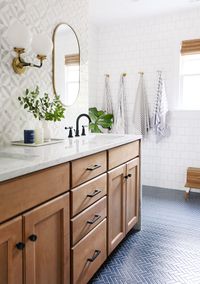 Successfully mixing metals in a bathroom takes just a few guidelines to understand, and then it will come naturally to you! Can my faucet be nickel if everything else is brass? What about black? Breaking it all down so it becomes easy!