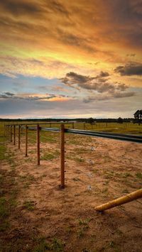 📸 Black Shockline electric coated wire with a top rail of Flex Fence in Colorado. Thank you, Ailen, for sending in photos! RAMM Flex Fence is a specifically designed horse fence that was made “for the horse owner - by the horse owner” to be a safer alternative to traditional horse fencing systems. Instead of splintering or breaking on impact, Flex Fence will flex 6”-8”, then return to its original shape. Flex Fence doesn't splinter, warp, fade, or require painting.